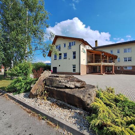 Agrohotel Tri Brezy Hrustin Eksteriør bilde