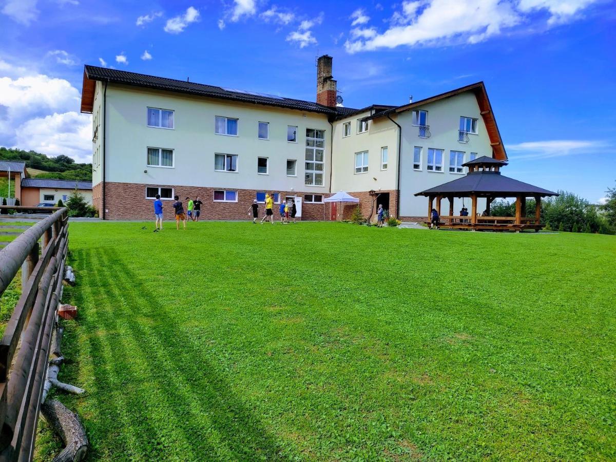 Agrohotel Tri Brezy Hrustin Eksteriør bilde