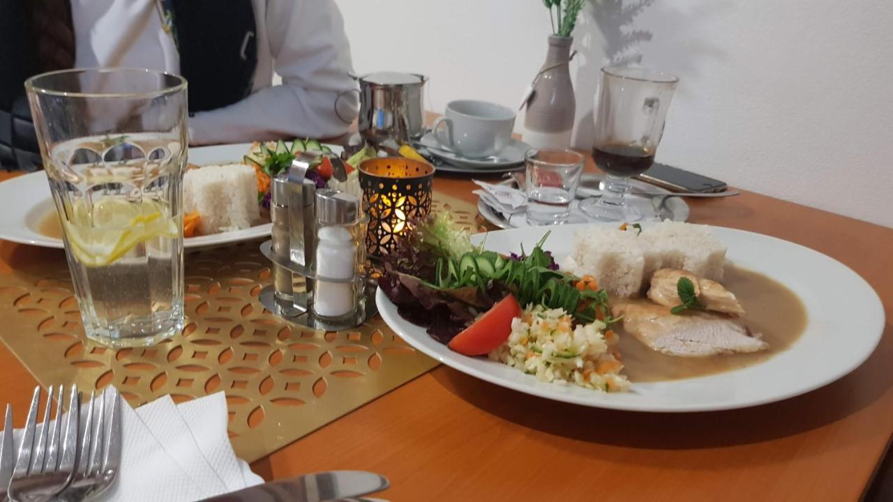 Agrohotel Tri Brezy Hrustin Eksteriør bilde